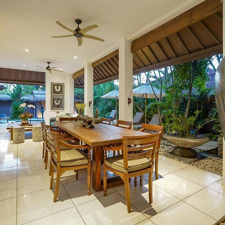 Asrina Villa'S Seminyak Luaran gambar