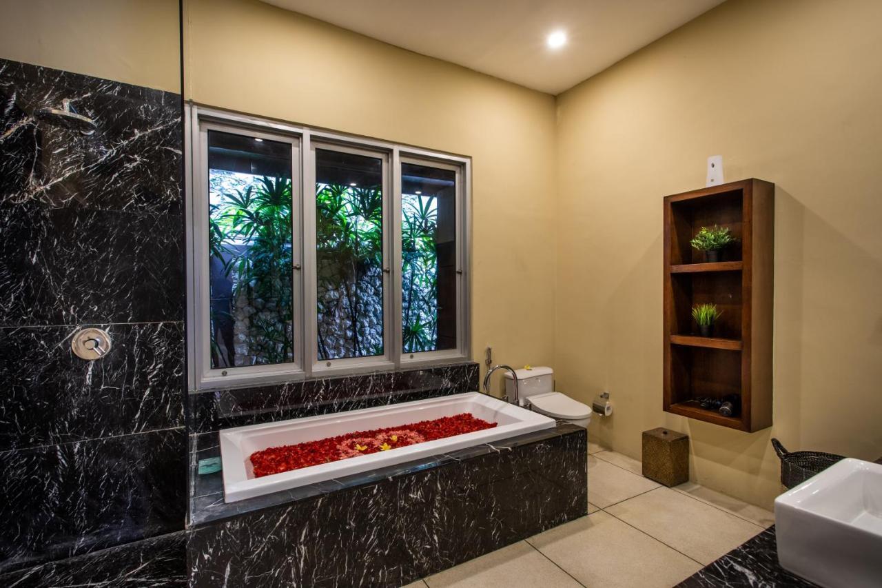 Asrina Villa'S Seminyak Luaran gambar